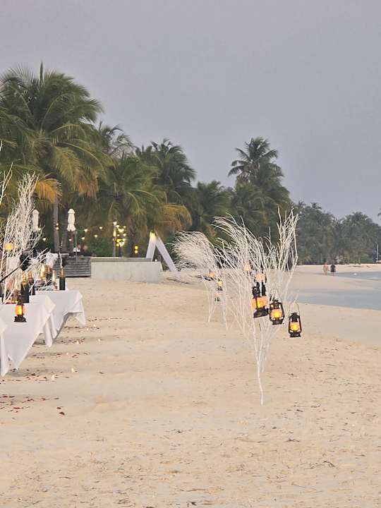 Strand Kuredu Island Resort & Spa