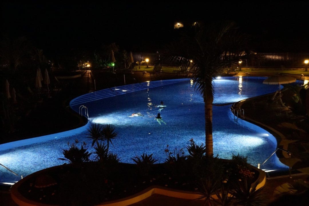 Pool bei Nacht Hotel Luz Del Mar
