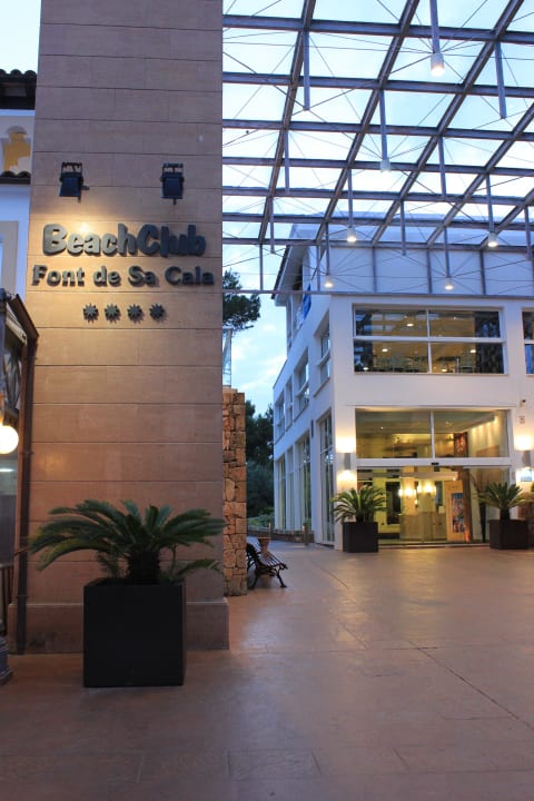 Eingangsbereich Hotel Beach Club Font de Sa Cala