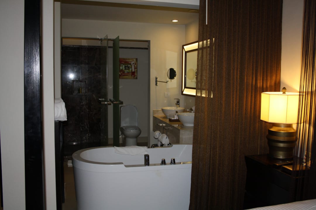 Blick vom Bett ins Bad Secrets Wild Orchid Montego Bay - Adults only