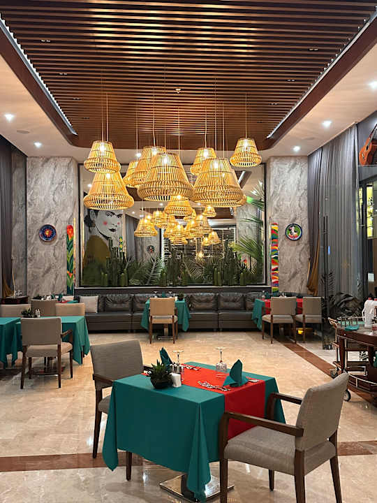 Gastro Hotel Miracle Resort