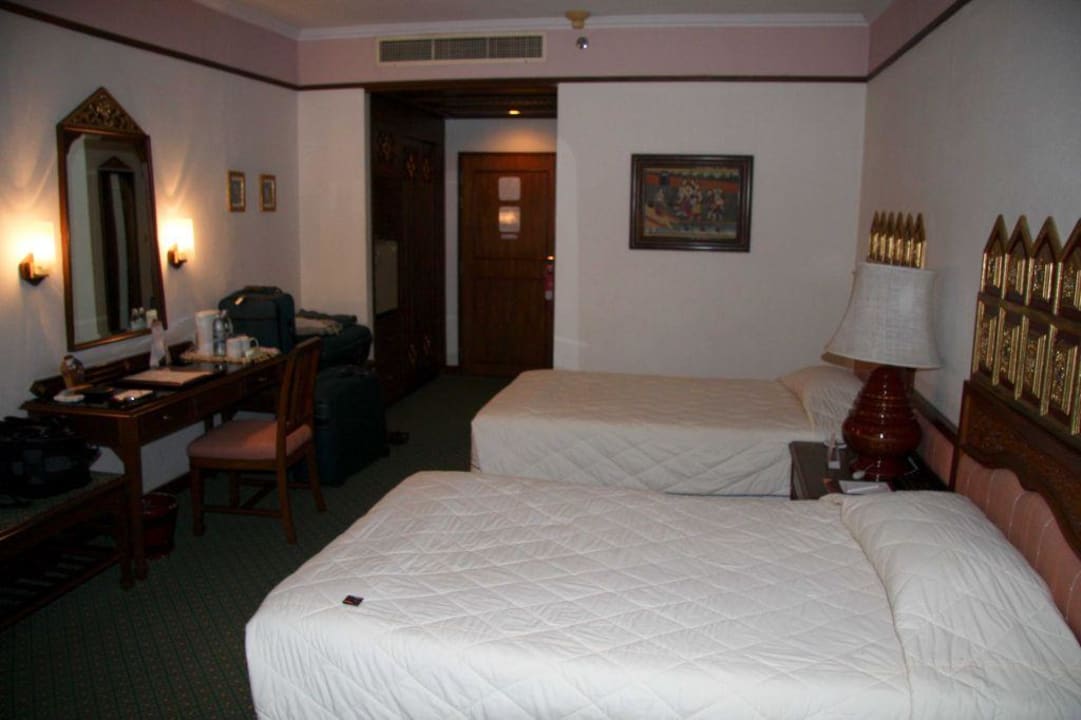 Zimmeransicht 1 im 10. Stock Hotel The Empress