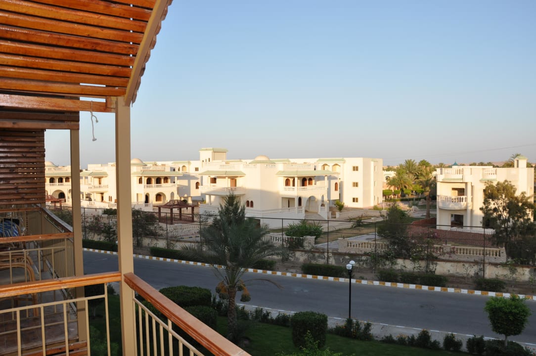 Zimmer zum Garten (links) Desert Rose