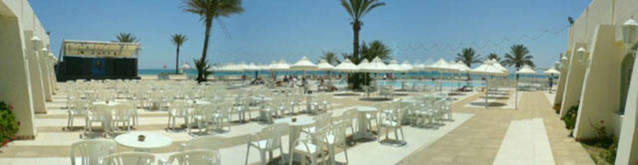 Terrasse und Pool Omar Khayam Resort & Aquapark
