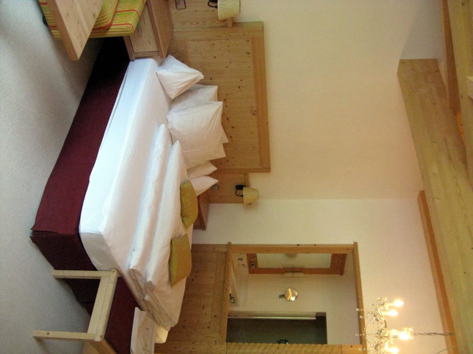 Zimmer im 3.OG Hotel Chalet Tianes