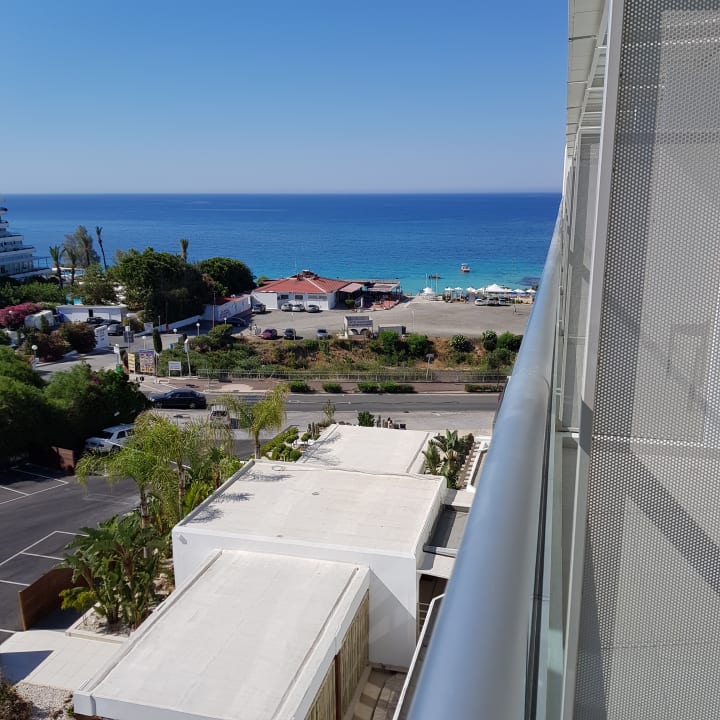 Ausblick Napa Mermaid Hotel & Suites