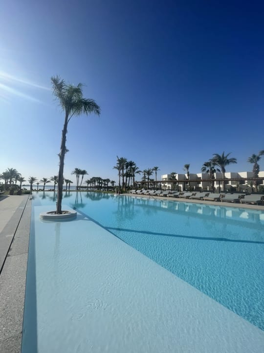 Pool Serry Beach Resort