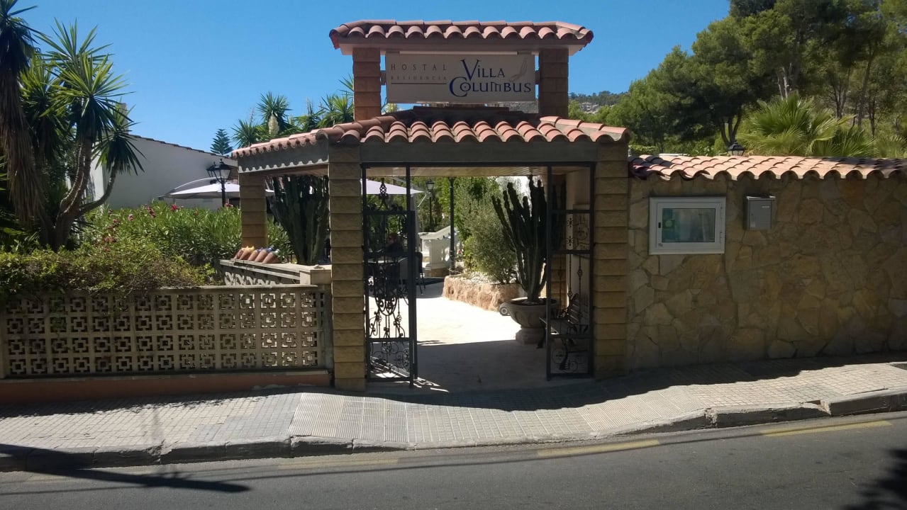 Entrance gate, terrace Villa Columbus Rooms and Restaurant