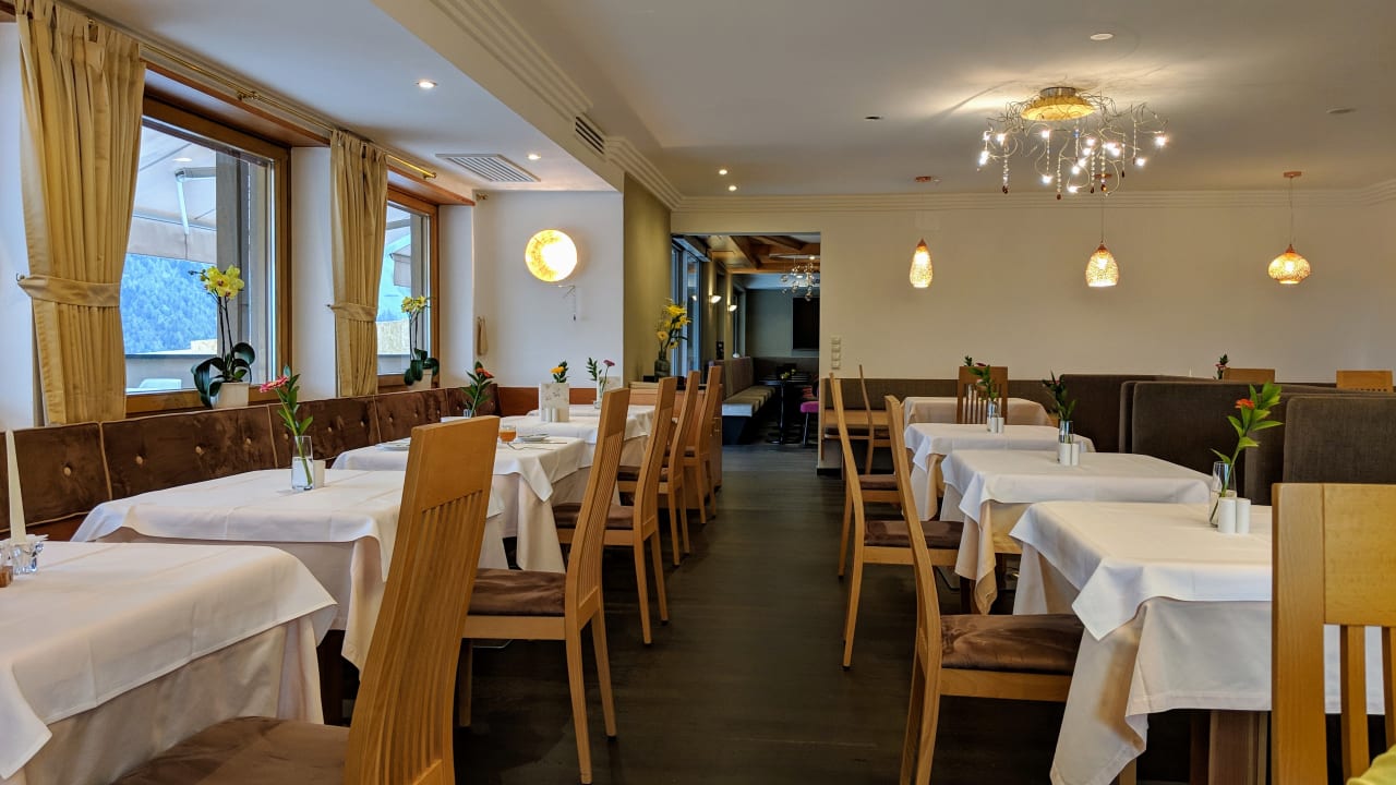 Gastro Oliven- & Genusshotel Hirzer