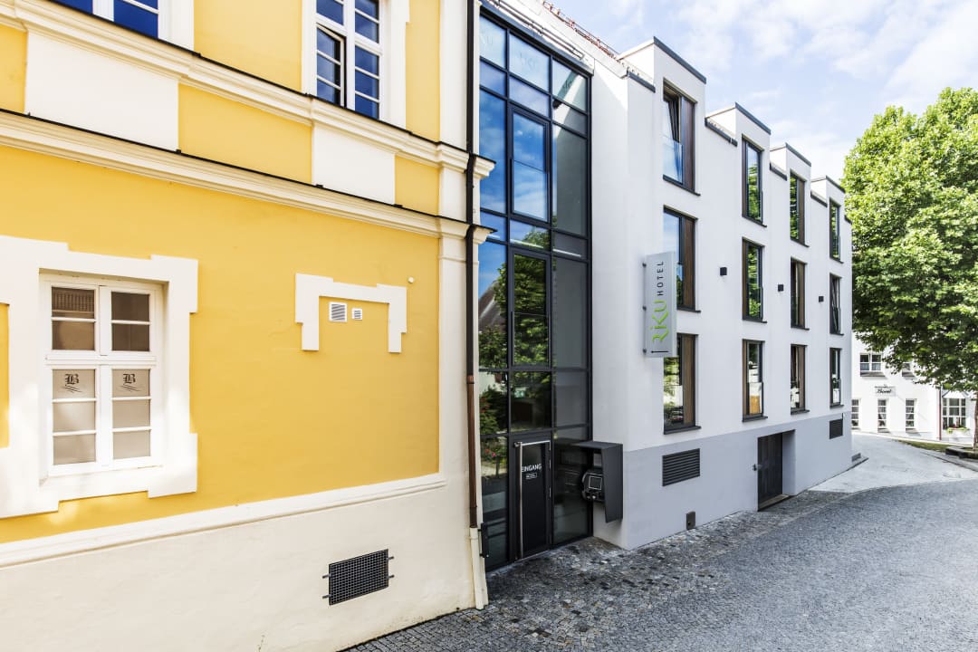 Außenansicht RiKu HOTEL Weißenhorn