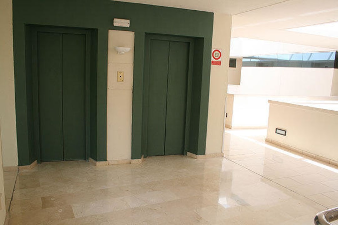 Die guten Fahrstühle in der mitte des Gebebäudes Aparthotel Fontanellas Playa
