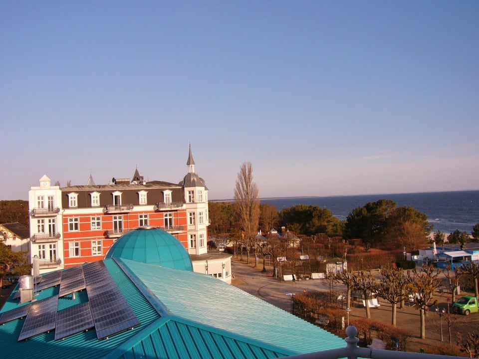 Blick vom Balkon Giebelseite zur Strandpromenade Kleine Strandburg Zinnowitz