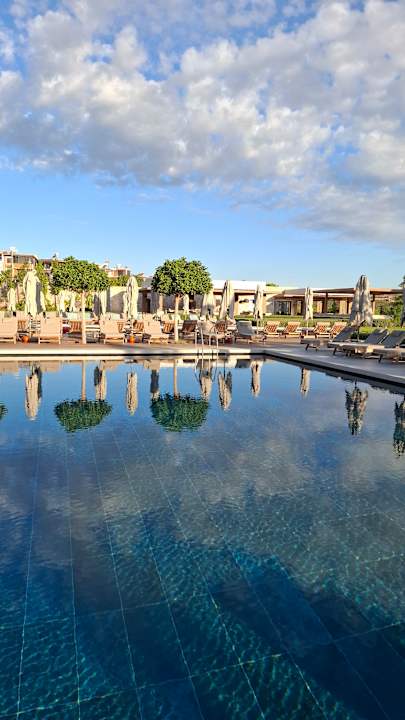 Pool Anda Barut Collection