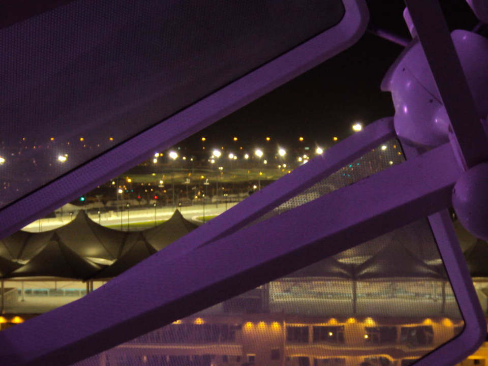 Blick zur Formel 1-Tribüne W Abu Dhabi - Yas Island