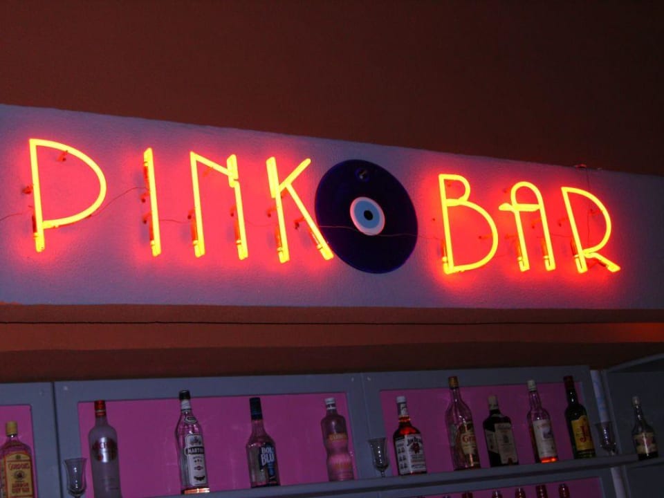 Pink-Bar Hotel Miramare Beach