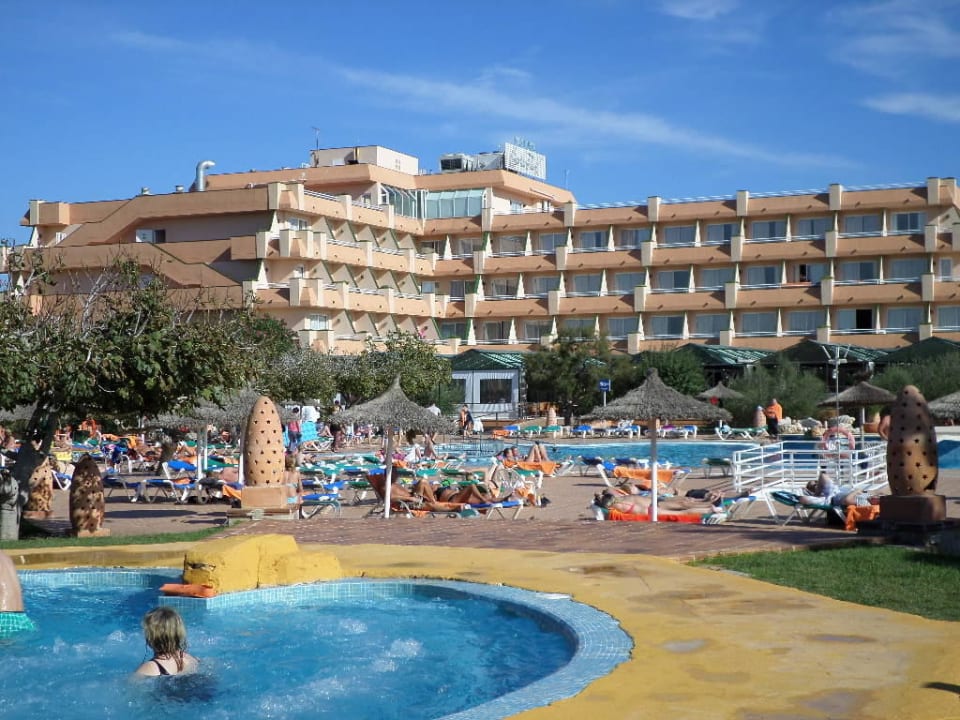 Garten mit Pool Hotel Mariant Park