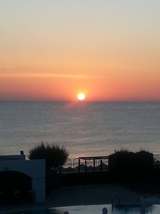 Sonnenaufgang mit Ausblick vom Zimmer Creta Maris Resort
