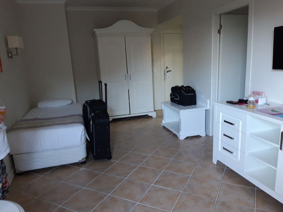 Zimmer Iz Flower Side Beach Hotel
