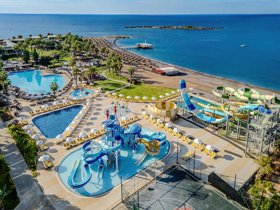 Pool Justiniano Park Conti