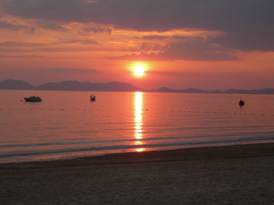 Sunset Dusit Thani Krabi Beach Resort