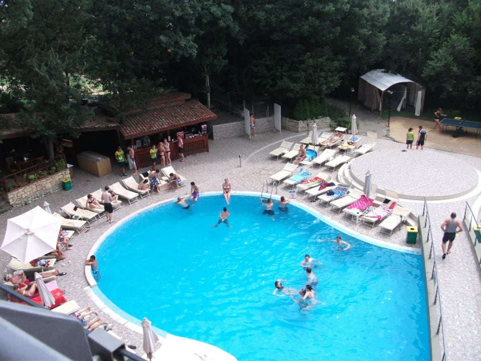 Linke Seite des Pools HVD Viva Club Hotel