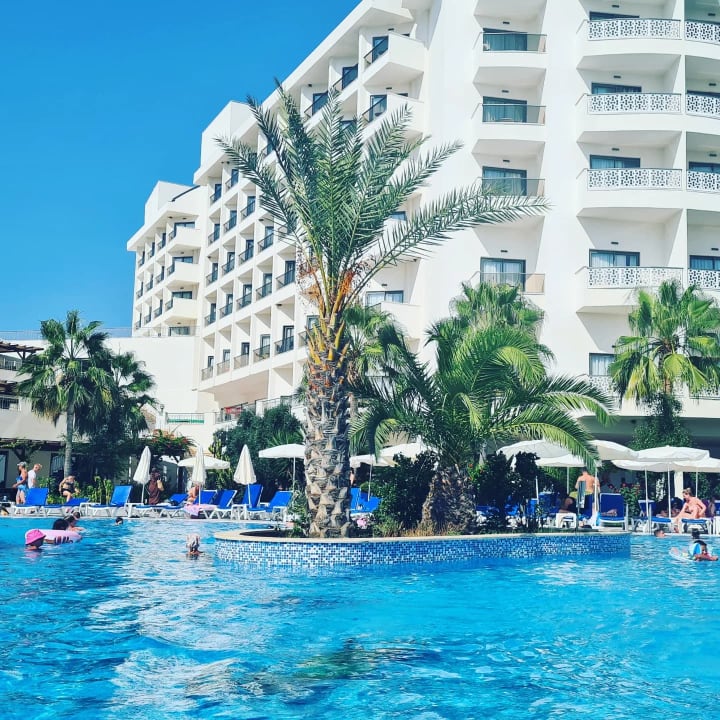 Pool Calido Maris Hotel