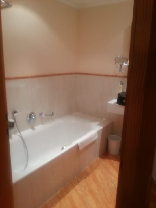 Seperate Badewannw Sportresort Alpenblick