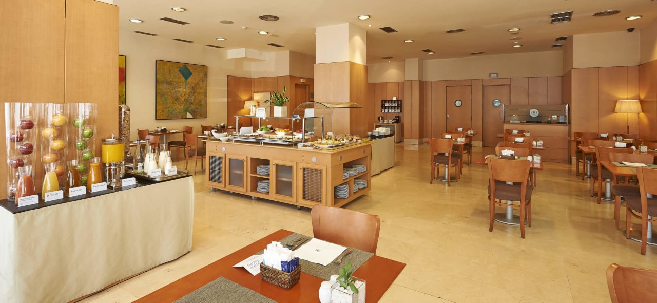 Buffet breakfast Sercotel Porta Barcelona