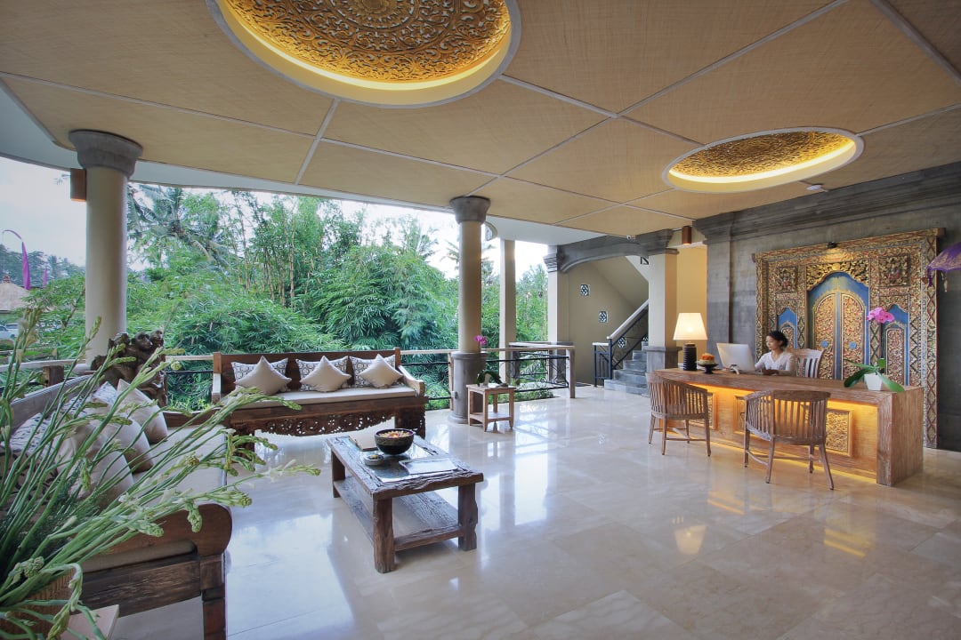 Lobby Pramana Watu Kurung