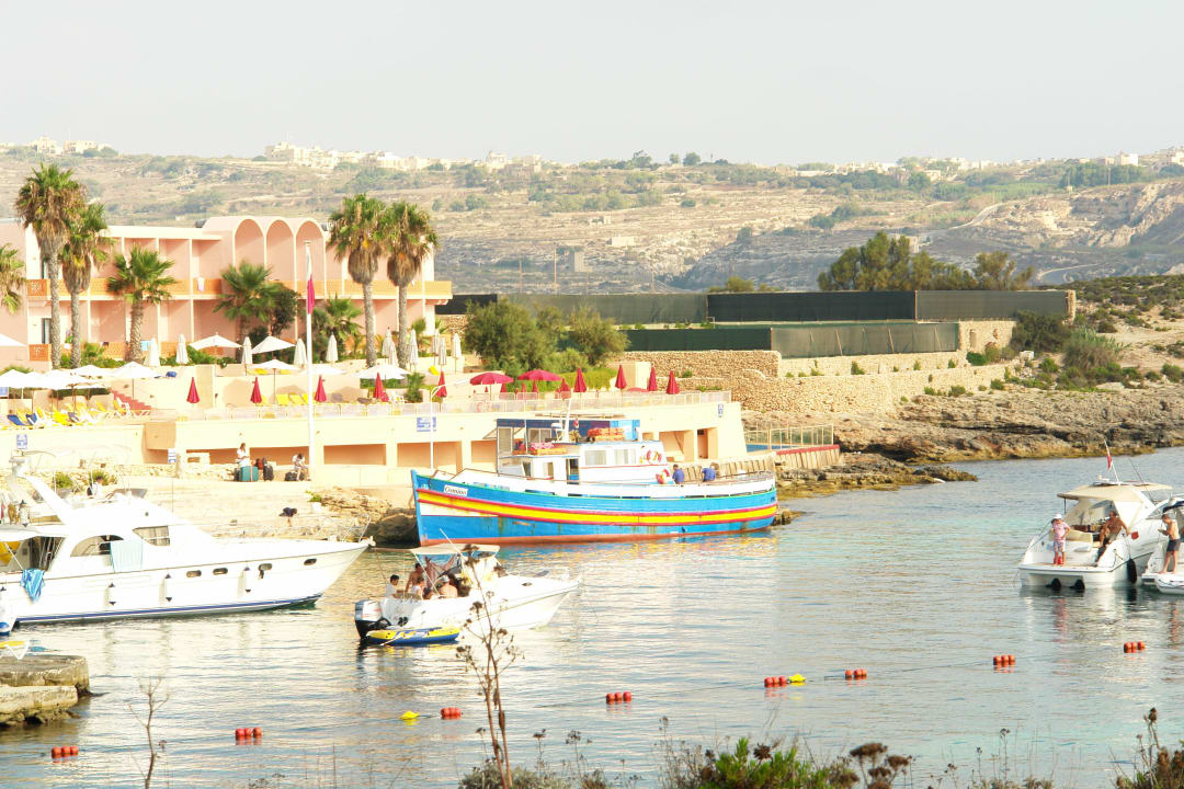 Comino Hotel und Comino Boot Comino Hotel & Bungalows