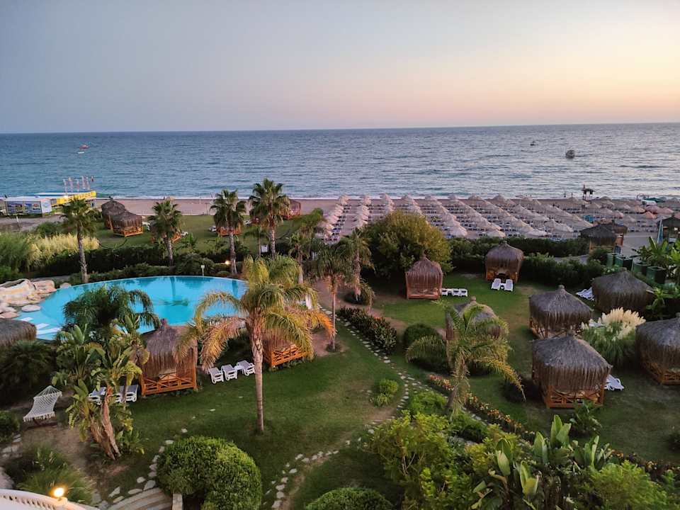 Pool Starlight Resort Hotel