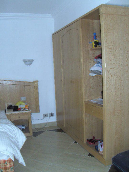 Kleiderschrank Beach Albatros Resort