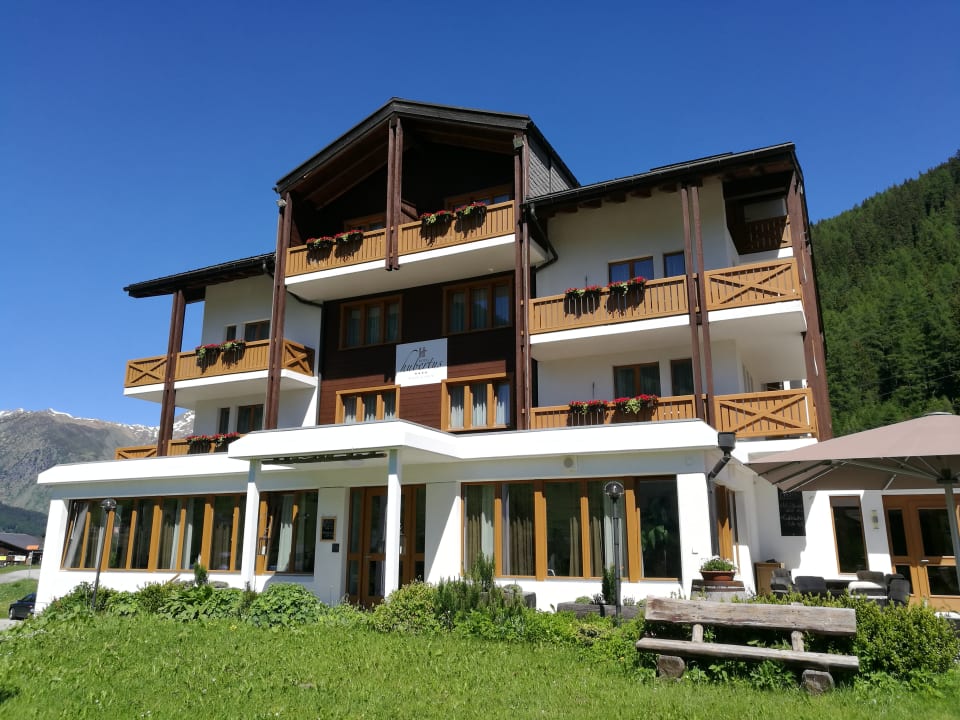 Außenansicht Hotel Hubertus