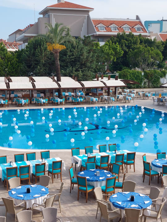 Pool Side Breeze Hotel