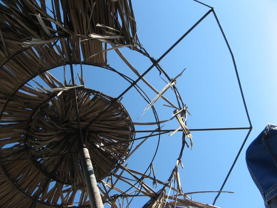 Tylko jeden taki parasol był Hotel Oceanis Beach