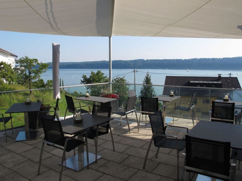Terrasse für Frühstück, Ausblick auf Bodensee Lupinenhotel Bodensee