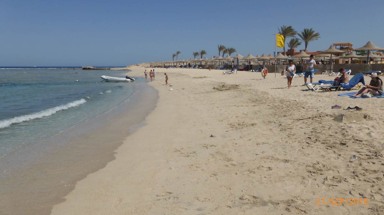 Sauber mit gutem Hausriff Malikia Resort Abu Dabbab