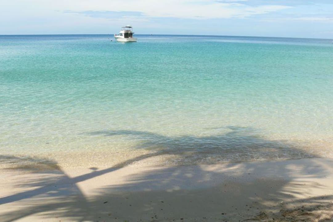 Der Hotelstrand lag meist total einsam vor uns Le Vimarn Cottages & Spa