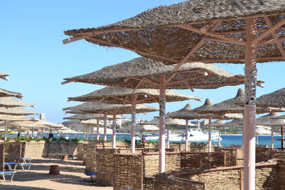 Schöner Strand Jaz Makadi Oasis Resort