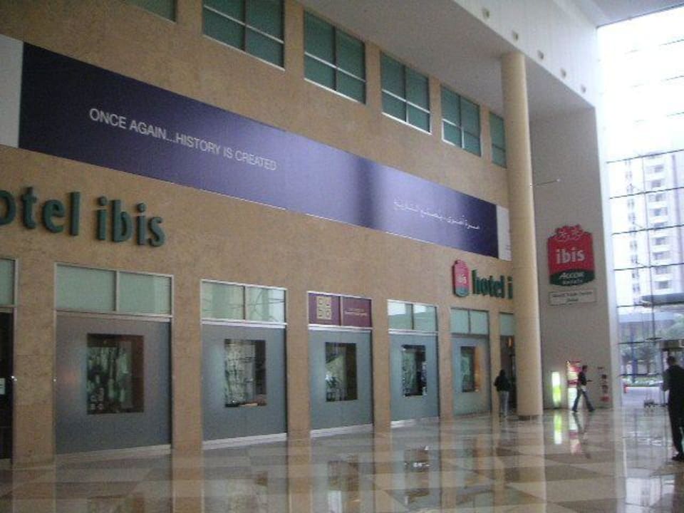 IBIS Hotel vom Zugang der Messe Ibis World Trade Centre