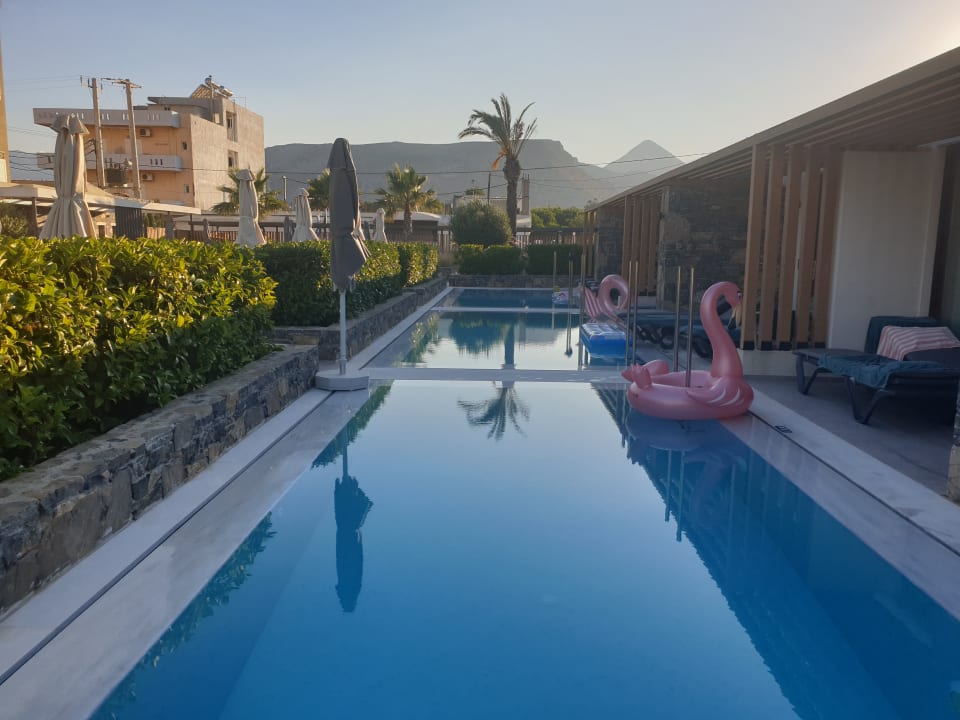 Außenansicht Petousis Hotel & Suites