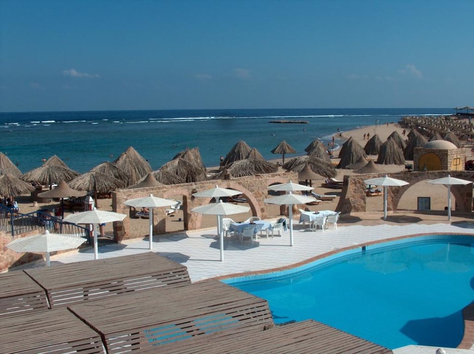 Große Poolanlage Utopia Beach Club