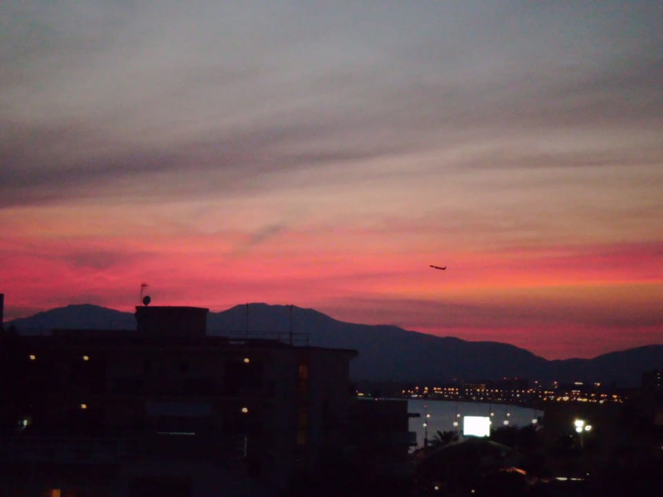 Sonnenuntergang vom Balkon Hotel HM Ayron Park