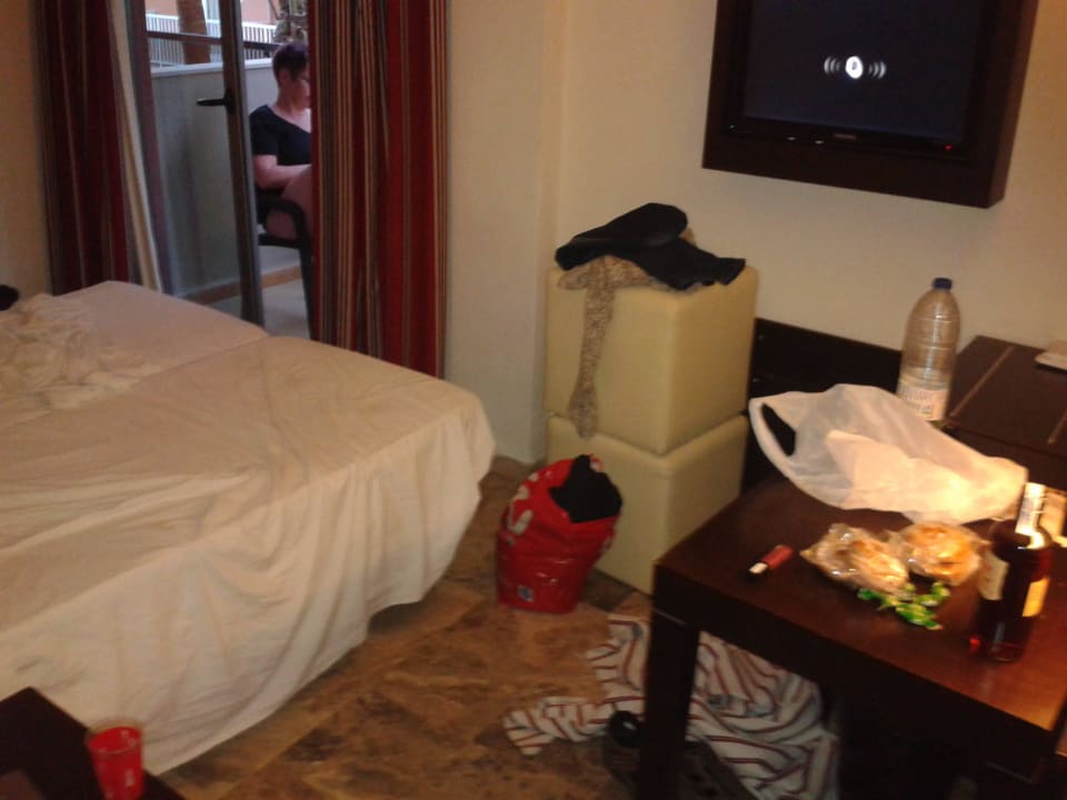 Schlafraum mit blick  zum balkon MLL Mediterranean Bay - Adults only