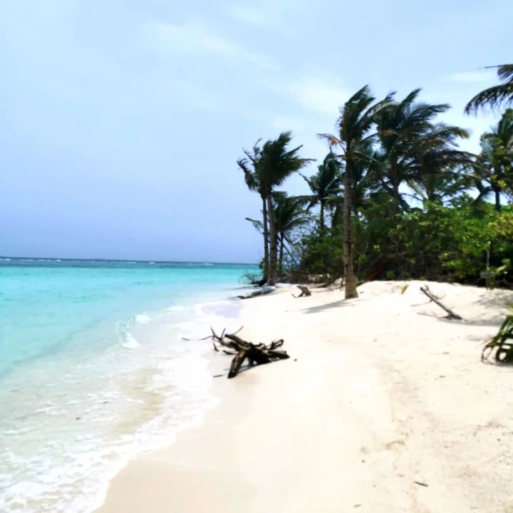 Strand Kuredhivaru Resort and Spa, Maldives
