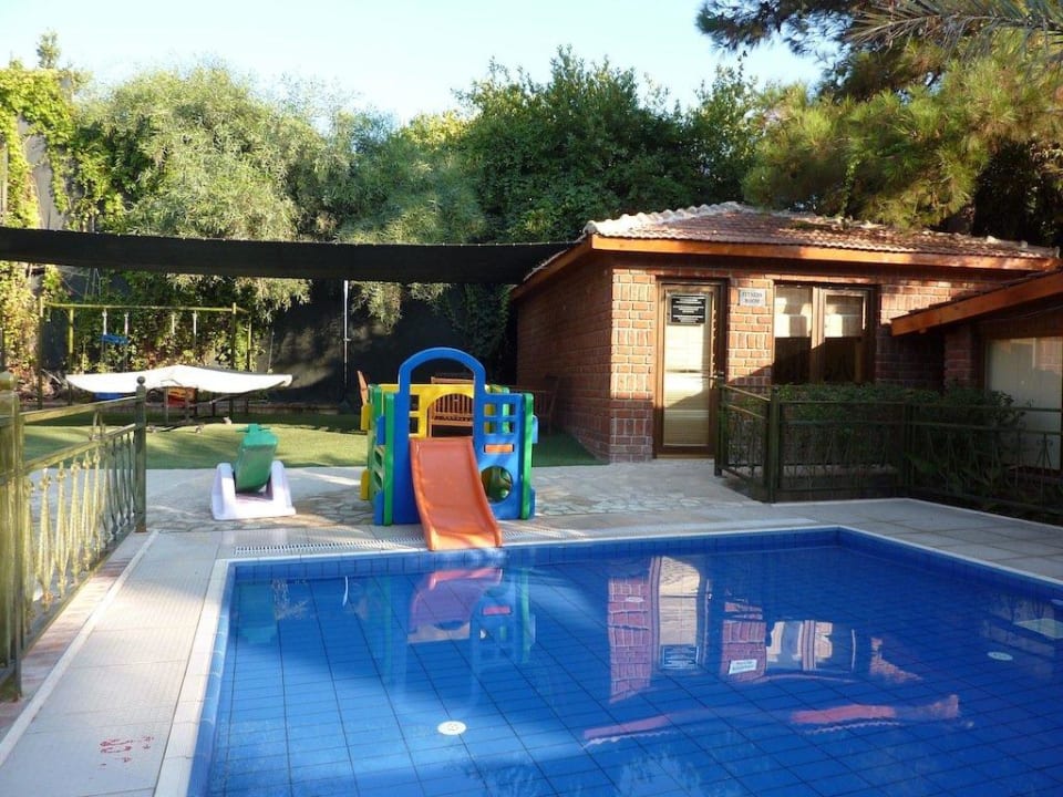 Kids Club mit kleiner Wasserrutsche Can Garden Beach