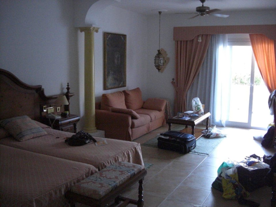 Schlafzimmer/Aufenthaltsraum La Moraleja The Quiet Hotel