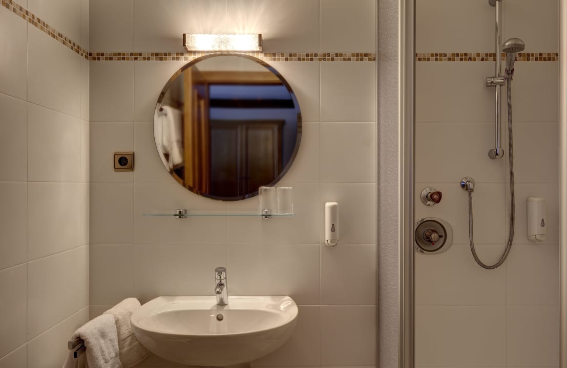 Badezimmer neu Hotel Burgfrieden