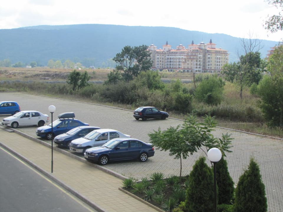 Parkplatz im September Sol Luna Bay