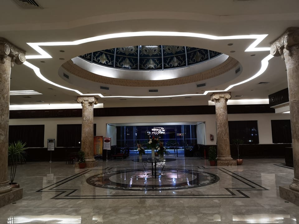 Lobby Titanic Beach Spa & Aqua Park